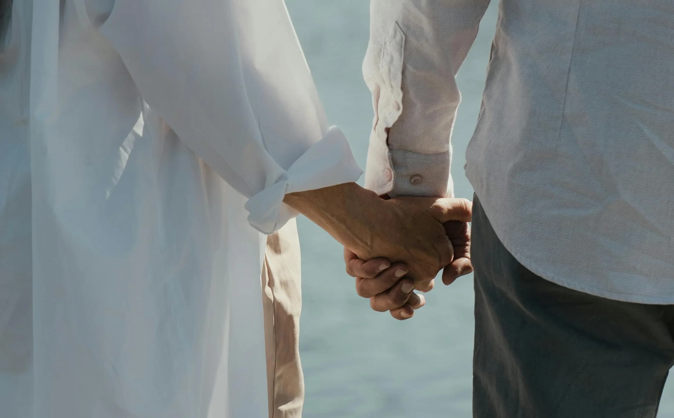 A Guide to Wedding Anniversary Gifts, Traditions, and Wishes