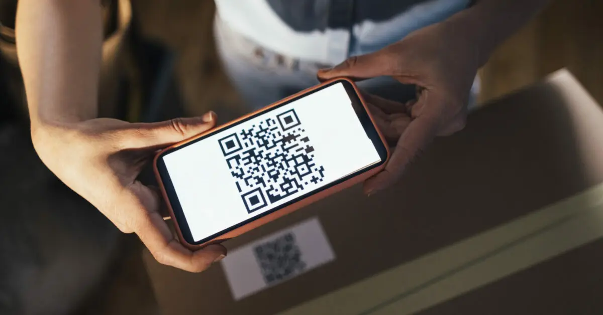 How to Put a QR Code on a Wedding Invitation
